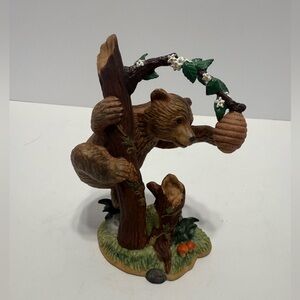 Lenox 2000 Sweet Discovery Brown Bear Sculpture with Honeycomb and Green Leaves